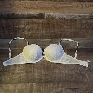 Victoria's Secret Cream Lace Bra